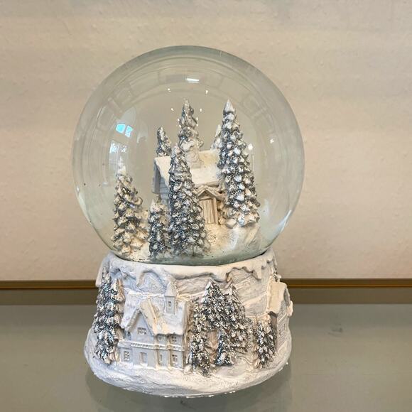 34TH & PINE Christmas Musical Waterglobe White & Silver Holiday Glam Decor NEW - Picture 6 of 10